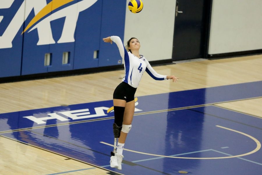 <who> Photo Credit: UBCO Heat</who> Jenn Oakes playing against the University of Winnipeg on Feb. 2, 2018.