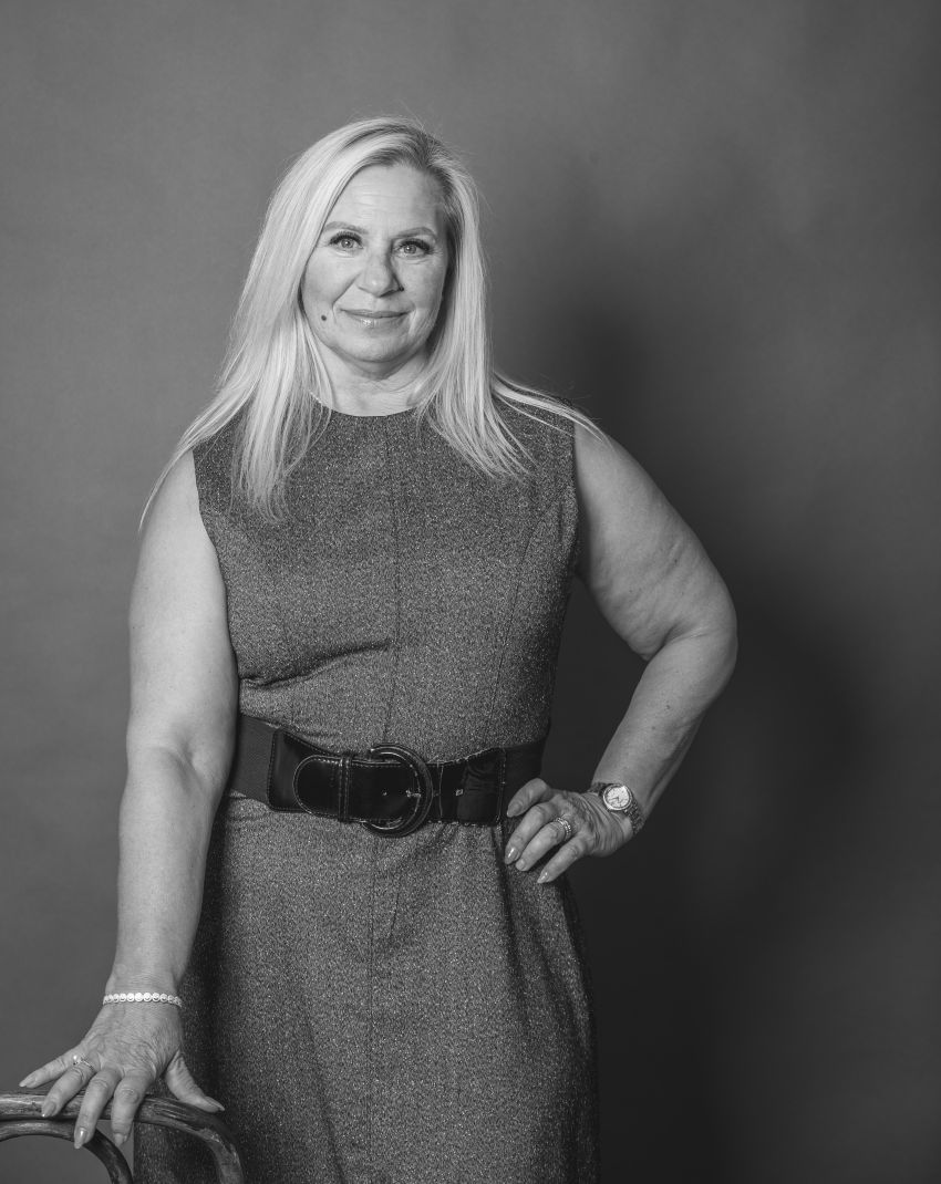 <who>Michele Seger</who>