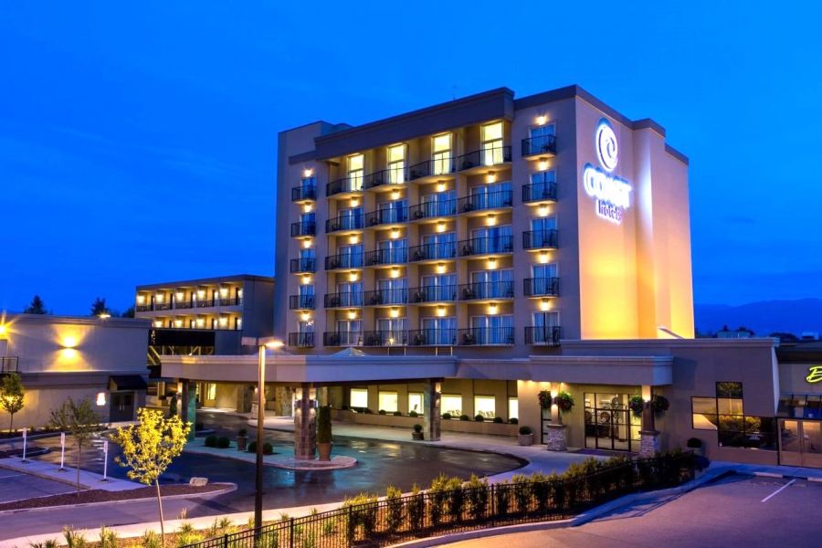 <who>Photo credit: Coast Capri Hotel</who>The 185-room Coast Capri is at the corner of Highway 97 and Gordon Drive.