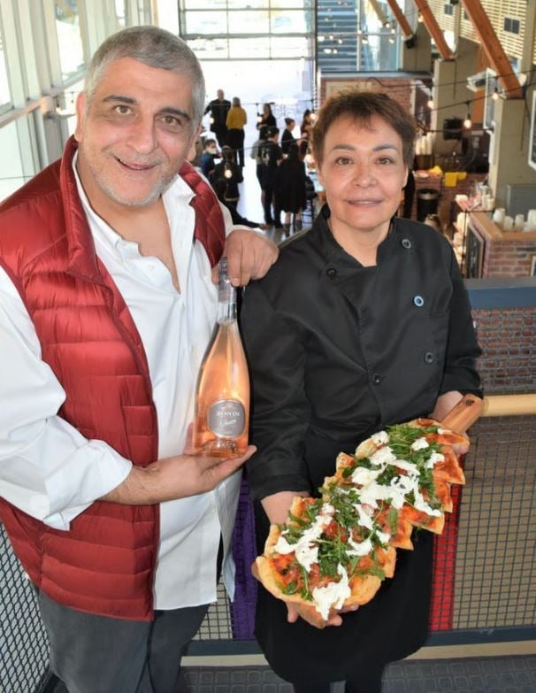 </who>Danilo and Angela D'Alba own and operate Roma Nord Bistro in the Rotary Centre for the Arts.