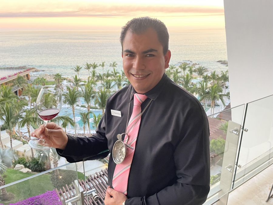 </who>Armando Hernandez is the head sommelier for the three Velas Resorts in Cabo San Lucas, Mexico -- Grand Velas, Grand Velas Boutique and Mar del Cabo.