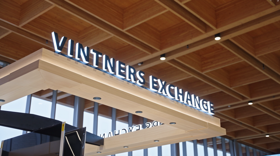 </who>The signage.