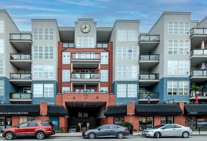 </who>A two-bed, one-bath, 962-square-foot condominium in the Ellis Court building downtown is listed for sale for $475,000, which is a little more than the $470,600 benchmark selling price of a typical condo in Kelowna last month.