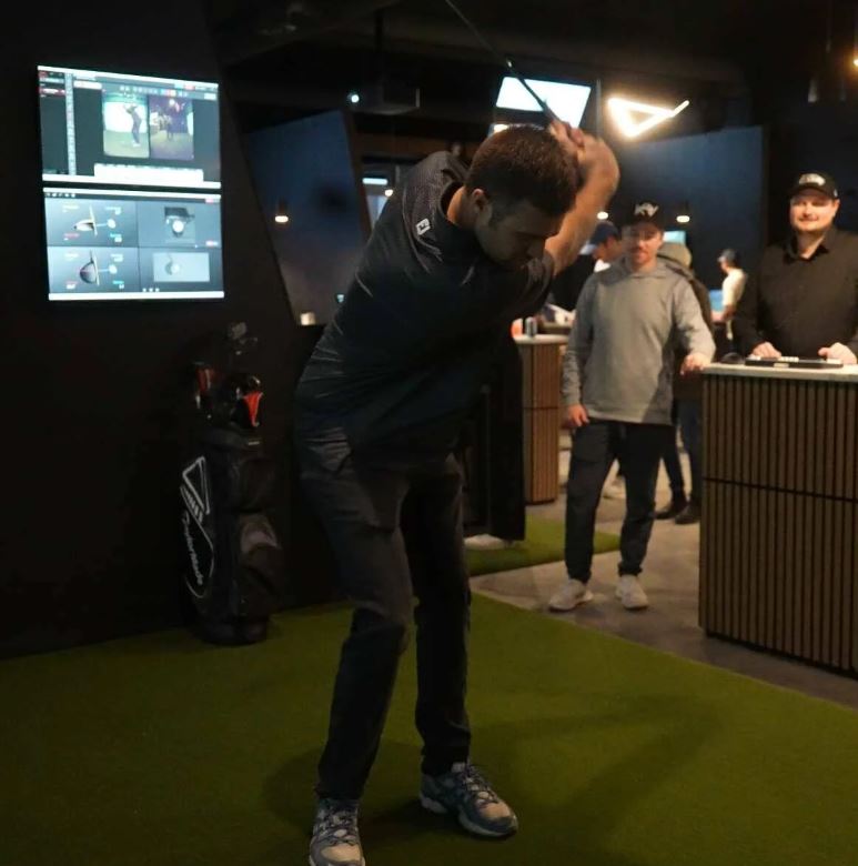 <who>Photo Credit: OVG Penticton</who>Winter golf leagues have been a massive hit in Penticton and they're expected to be just as popular in Kelowna.