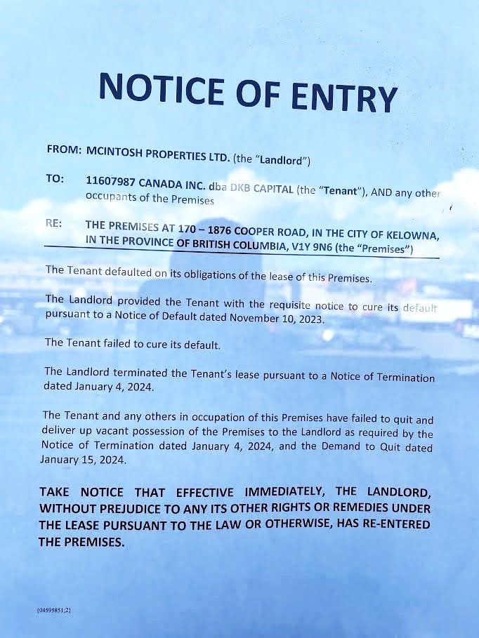 </who>The sign on the door at the former Rooms+Spaces store at Orchard Plaza.