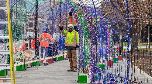 New downtown Christmas light tunnel is 170 feet long, features 30,000 LEDs