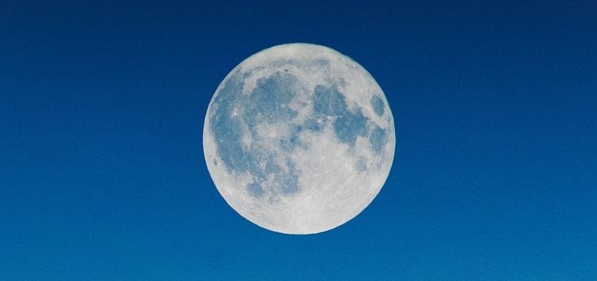 How sweet the strawberry full moon will be over the next few nights